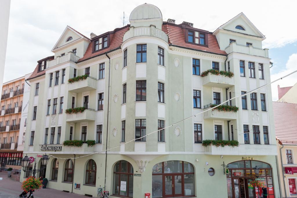 Hotel Srodmiejski 지엘로나구라 외부 사진